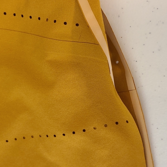 Athleta NWOT Perforated Terra Crop Tank - Picture 6 of 10